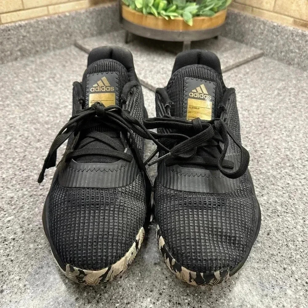 Adidas Men's Pro Bounce Low Basketball Shoes size 8